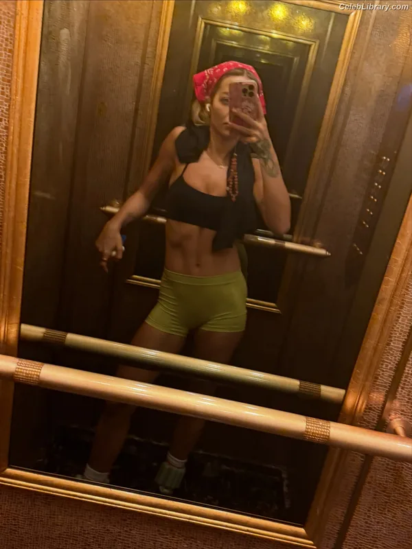 Rita Ora photo 22 of 1446