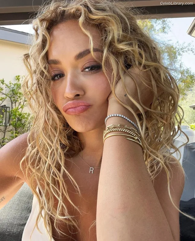 Rita Ora photo 22 of 1446