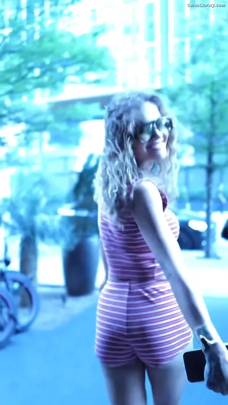 Rita Ora photo 10 of 1446
