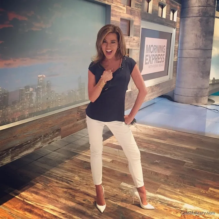 Robin Meade photo 12 of 40