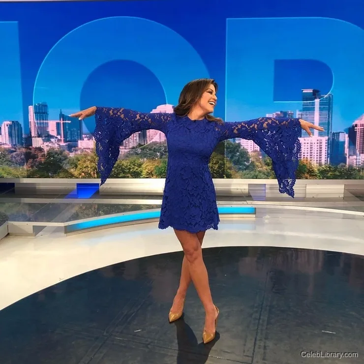 Robin Meade photo 11 of 40