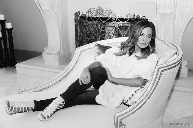Robin Meade photo 14 of 40