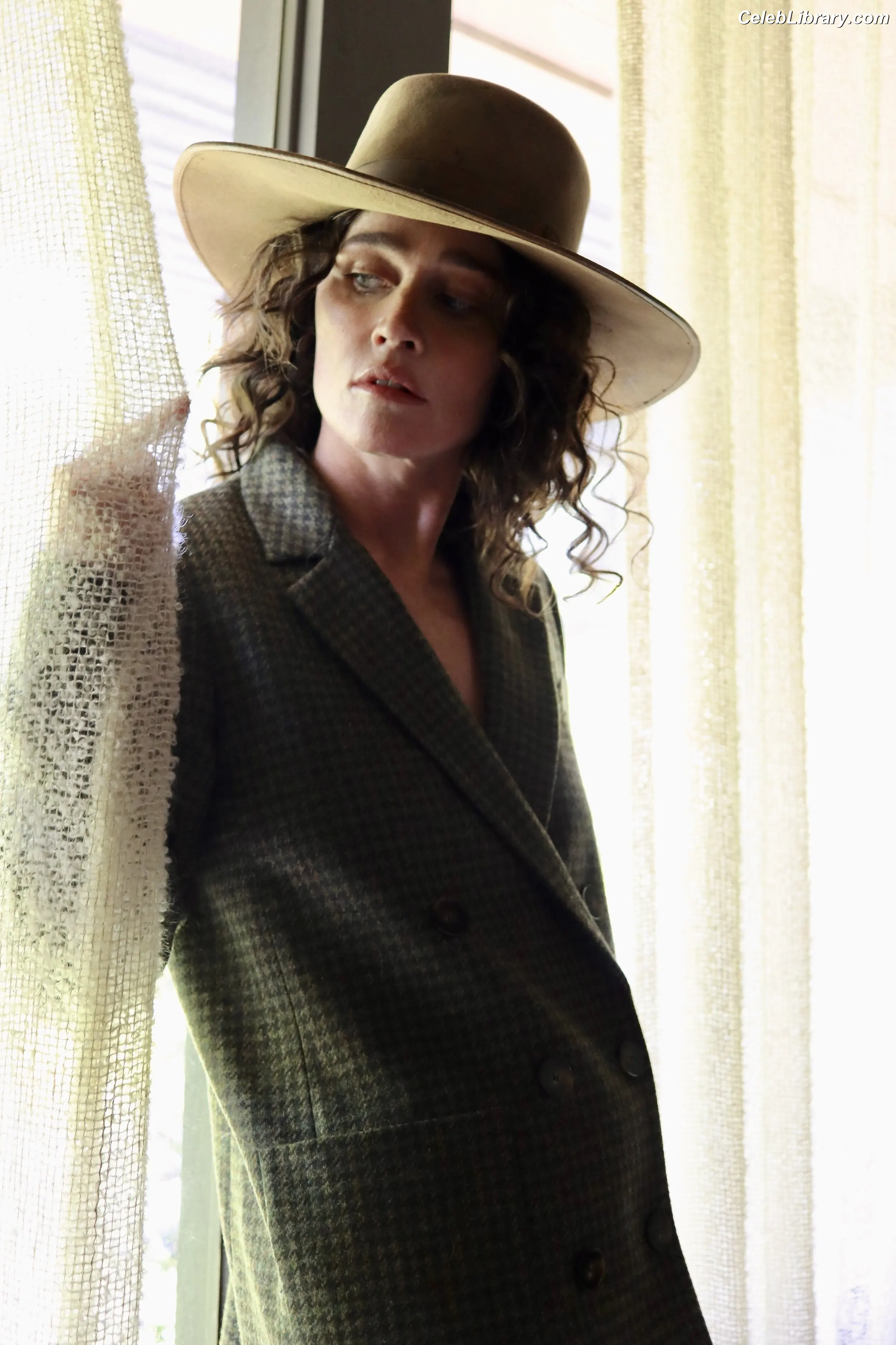 Robin Tunney photo 8 of 224