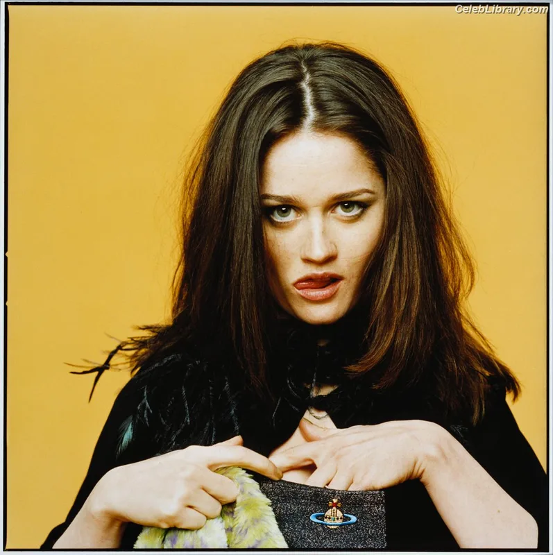 Robin Tunney photo 20 of 225