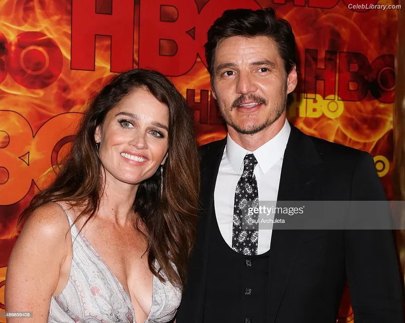 Robin Tunney photo 8 of 225