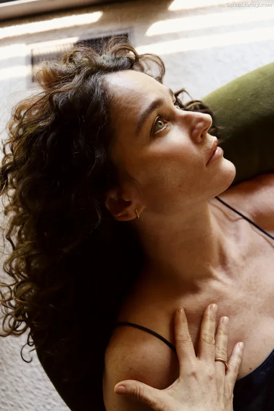Robin Tunney photo 3 of 225