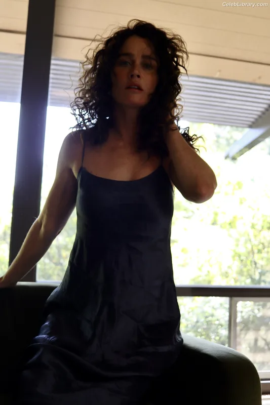 Robin Tunney photo 5 of 225