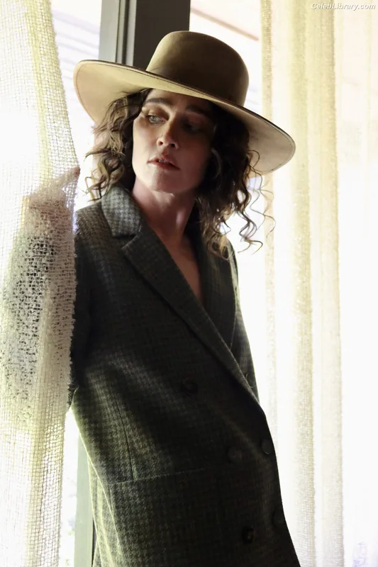 Robin Tunney photo 8 of 225