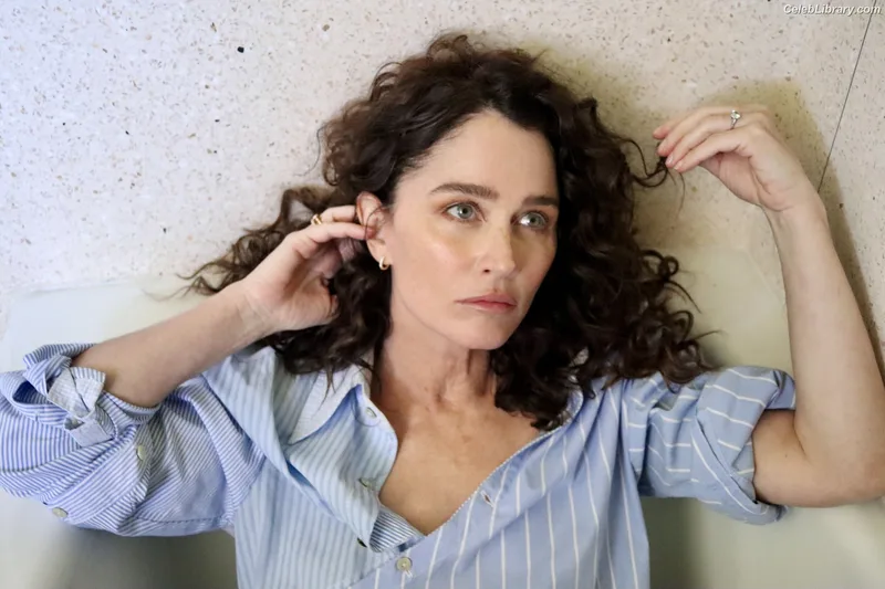 Robin Tunney photo 13 of 225