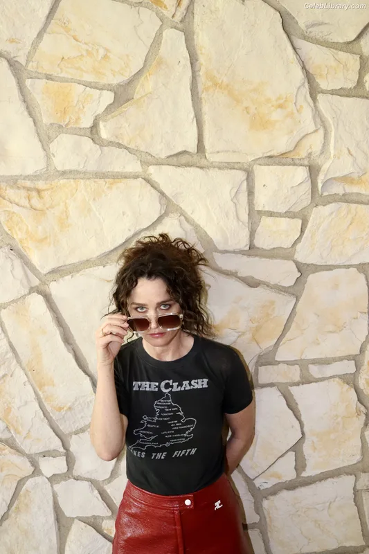Robin Tunney photo 22 of 225