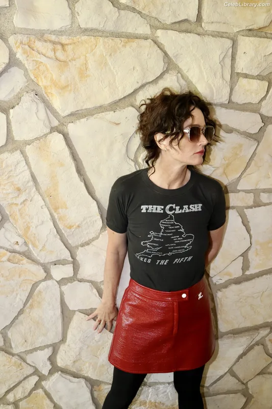 Robin Tunney photo 23 of 225