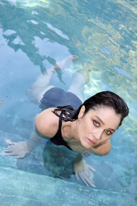 Robin Tunney photo 7 of 225