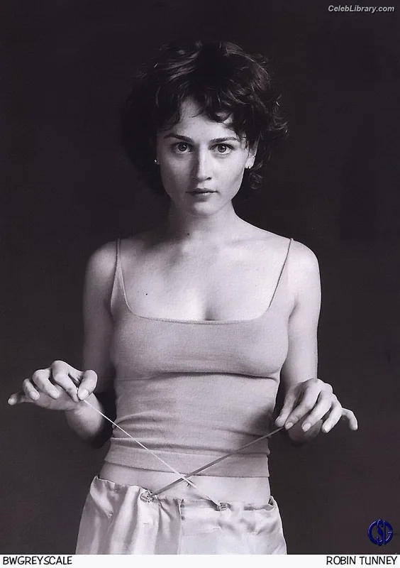Robin Tunney photo 9 of 225