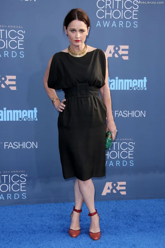 Robin Tunney photo 7 of 225