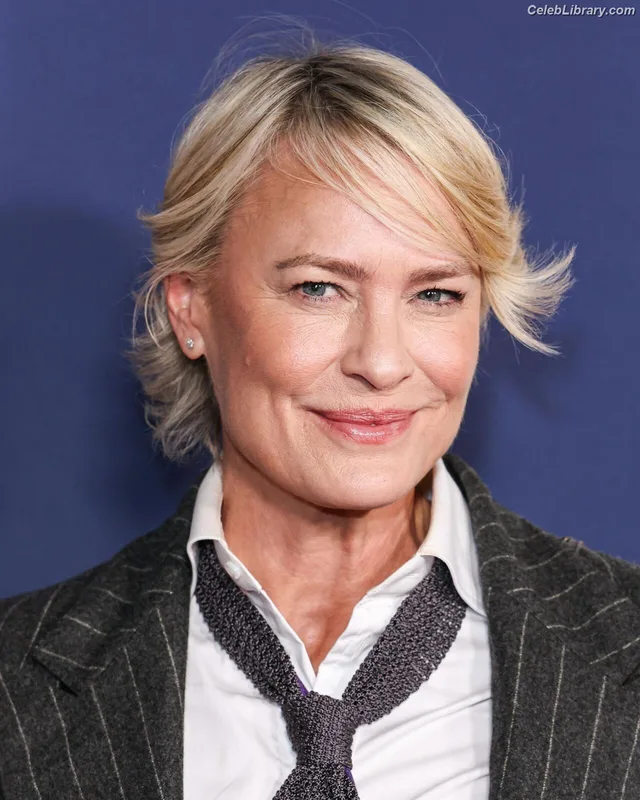 Robin Wright photo 4 of 15
