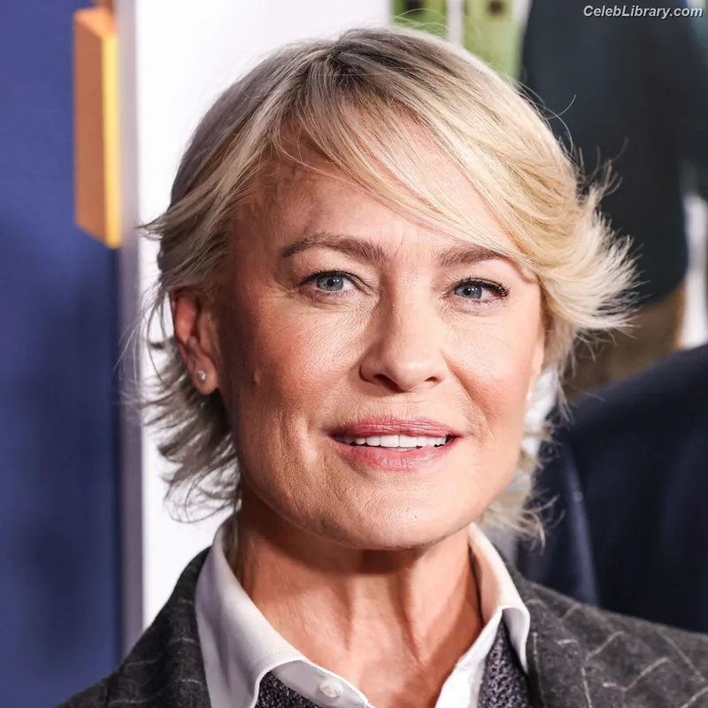 Robin Wright photo 9 of 15