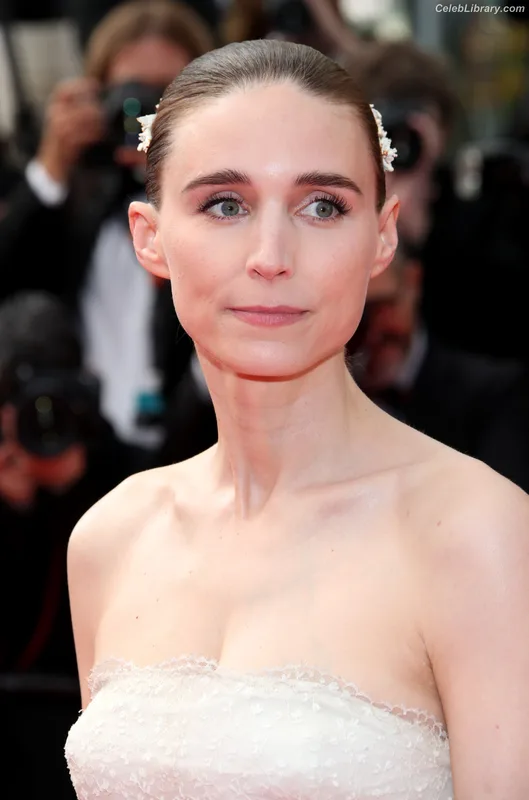 Rooney Mara photo 22 of 162