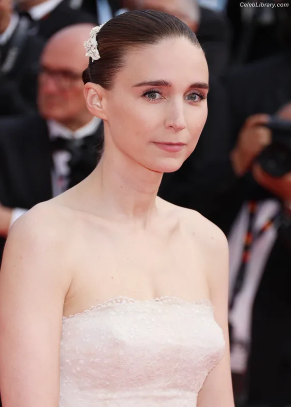 Rooney Mara photo 1 of 162