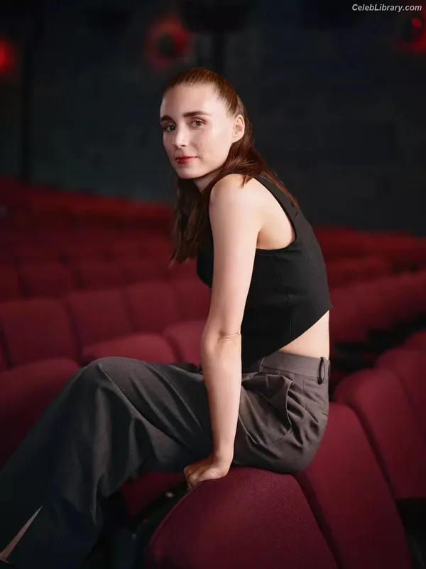 Rooney Mara photo 23 of 162