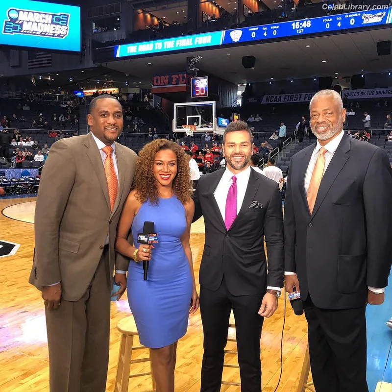 Ros Gold-Onwude photo 3 of 33