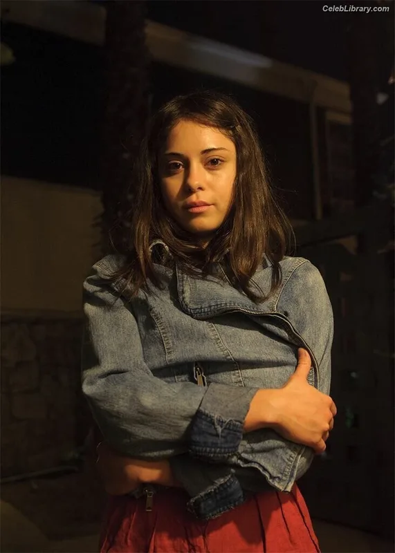 Rosa Salazar photo 3 of 42