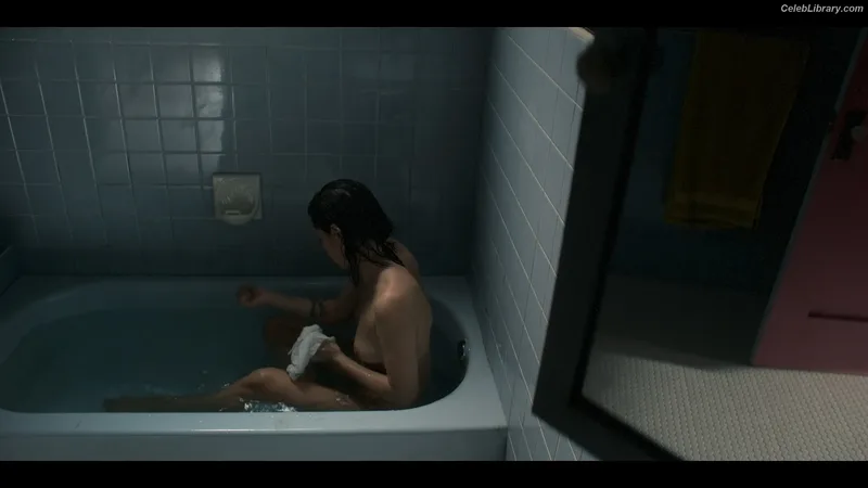 Rosa Salazar photo 17 of 42