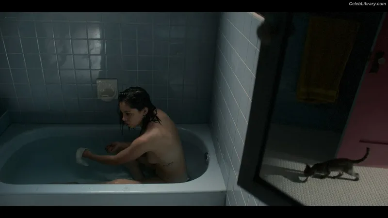 Rosa Salazar photo 18 of 42