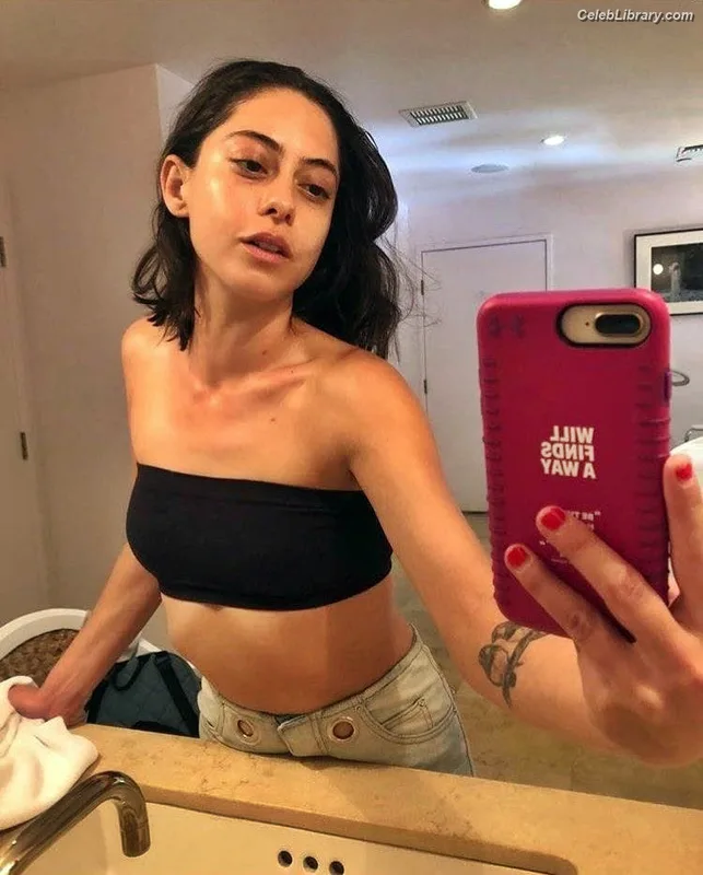 Rosa Salazar photo 3 of 42