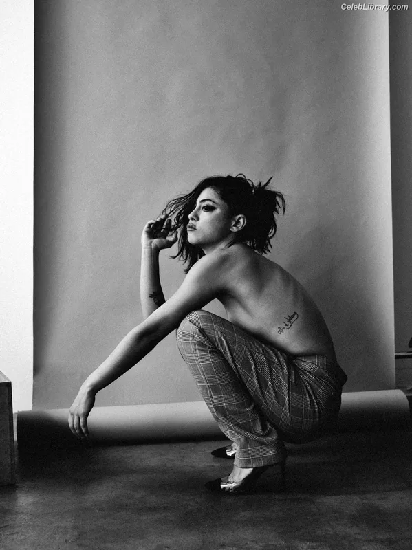 Rosa Salazar photo 5 of 42