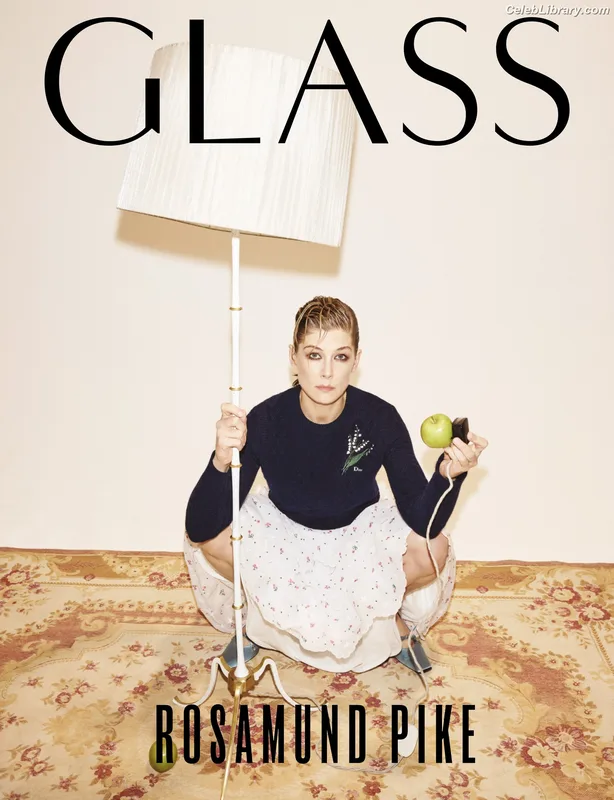 Rosamund Pike photo 24 of 177