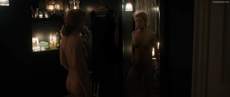 Rosamund Pike photo 20 of 177