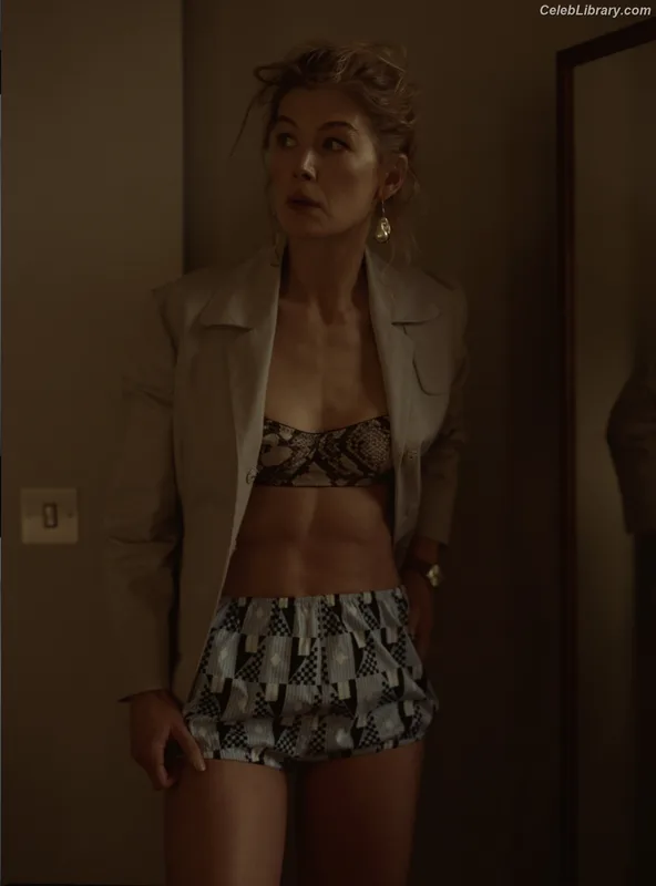 Rosamund Pike photo 19 of 177