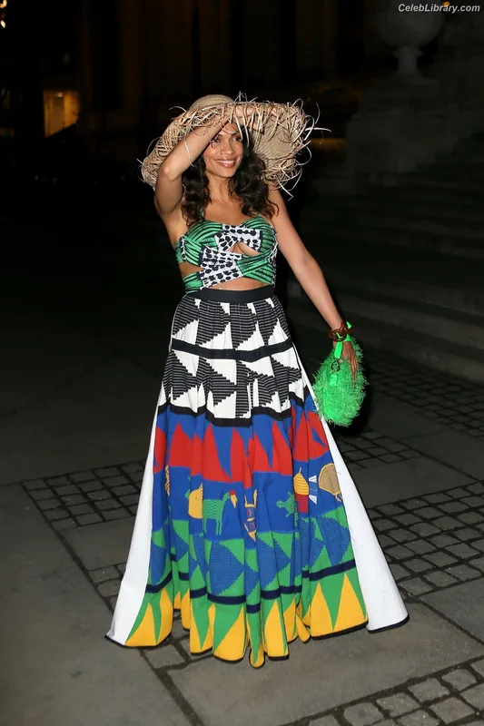 Rosario Dawson photo 5 of 133