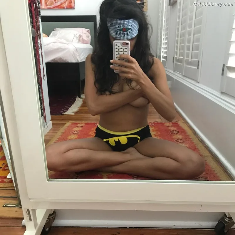 Rosario Dawson photo 9 of 133