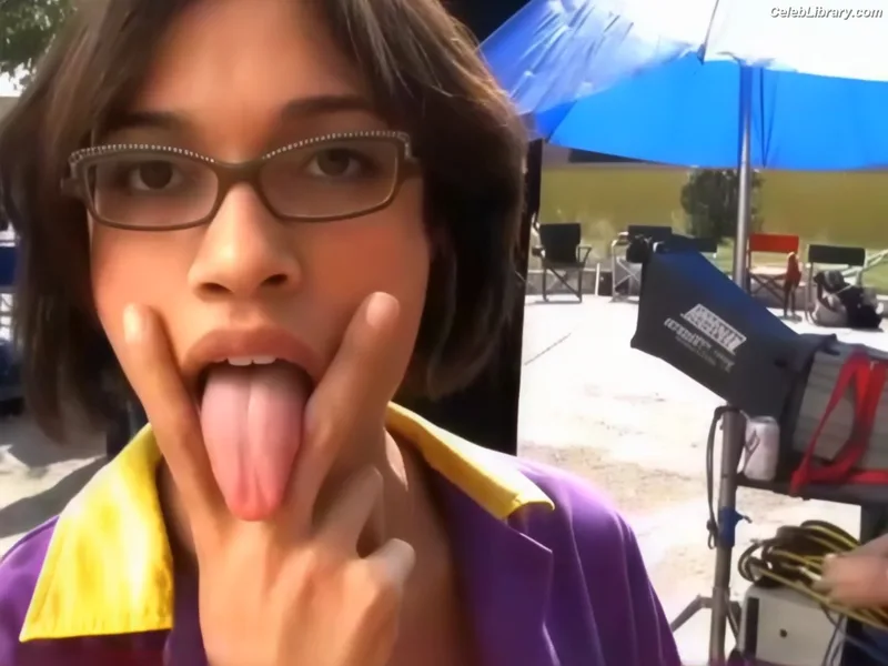 Rosario Dawson photo 6 of 133