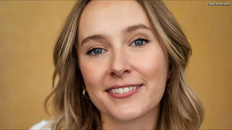 Rose Ayling-Ellis photo 4 of 58