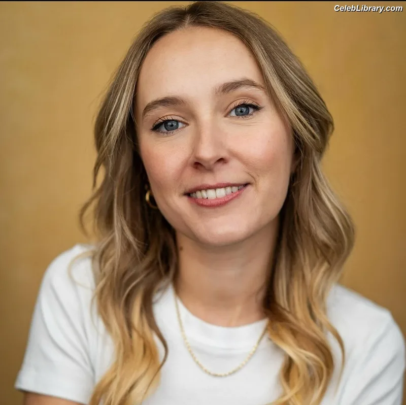Rose Ayling-Ellis photo 3 of 58