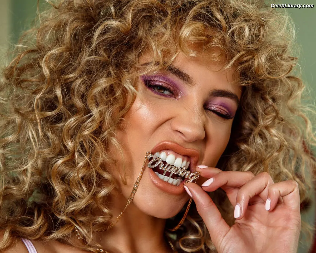 Rose Bertram photo 20 of 152
