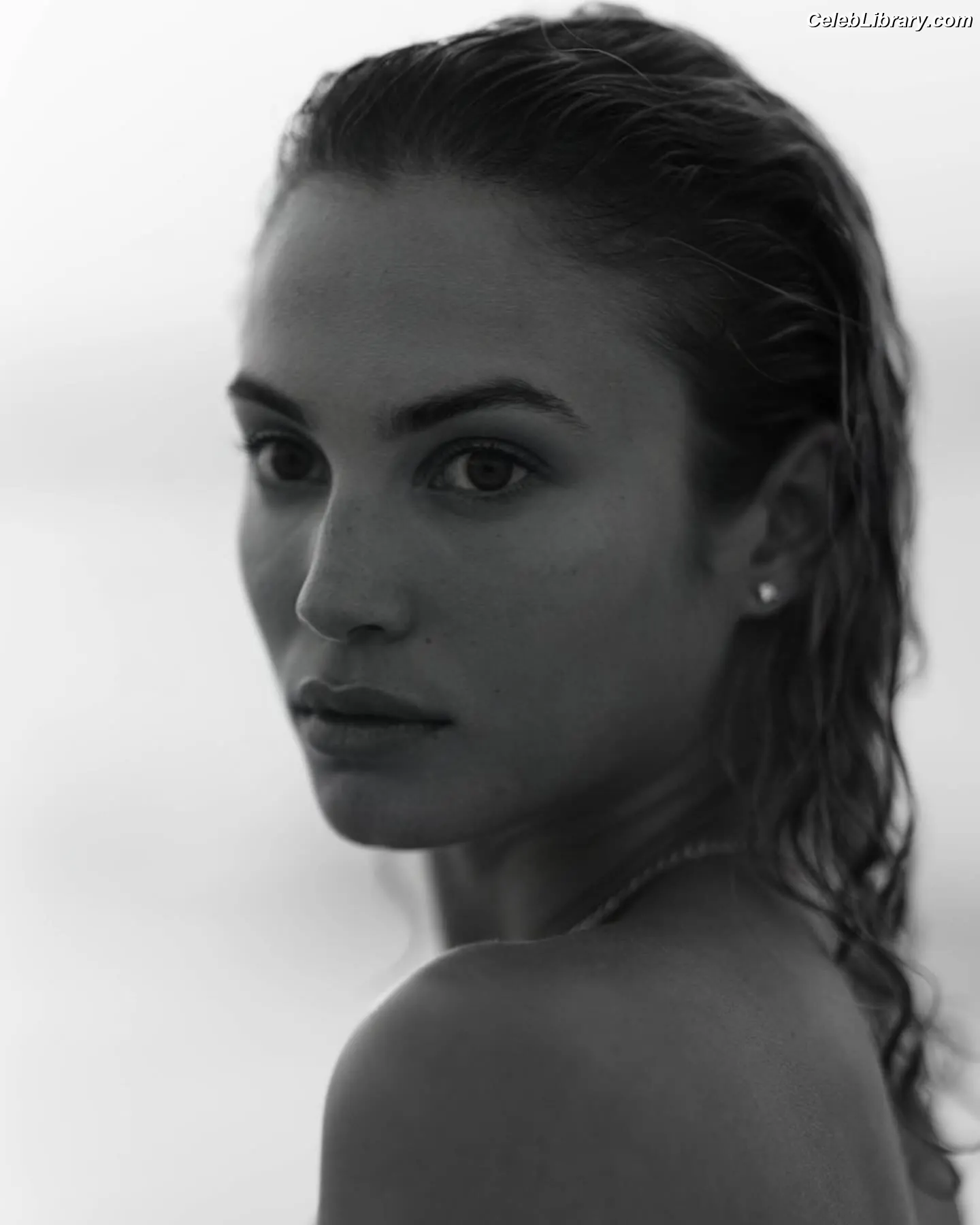 Rose Bertram photo 17 of 152