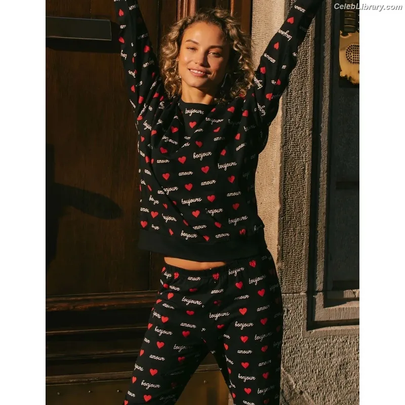 Rose Bertram photo 8 of 152