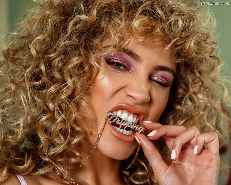 Rose Bertram photo 19 of 152