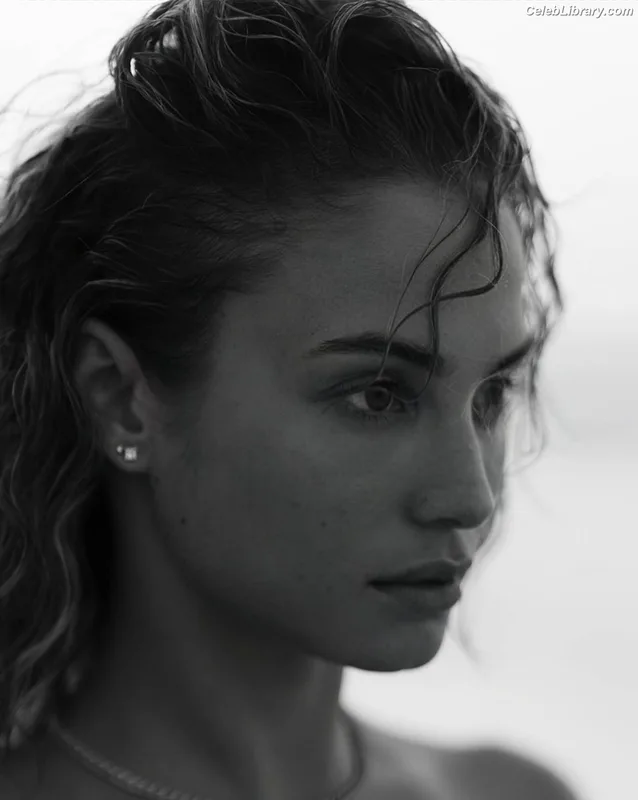 Rose Bertram photo 9 of 152