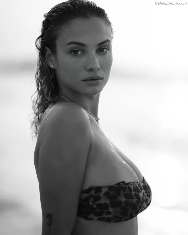 Rose Bertram photo 17 of 152