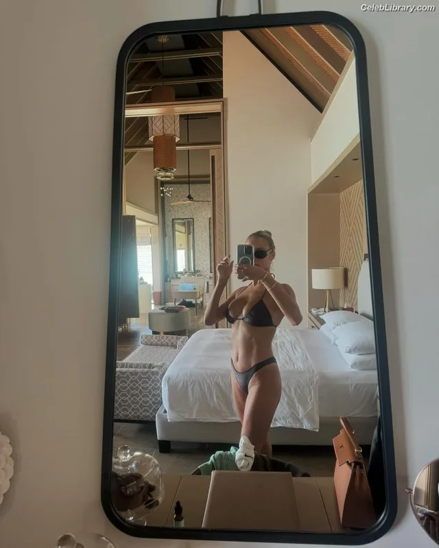 Rose Bertram photo 23 of 152