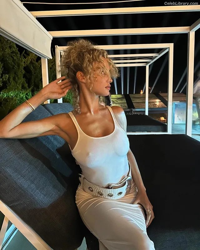 Rose Bertram photo 5 of 152