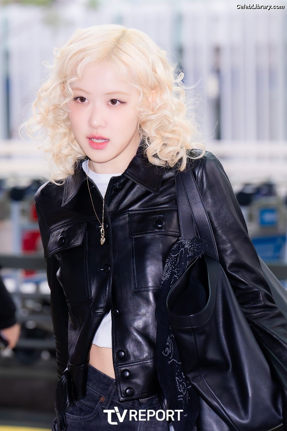 Rosé (BLACKPINK) photo 1 of 4338