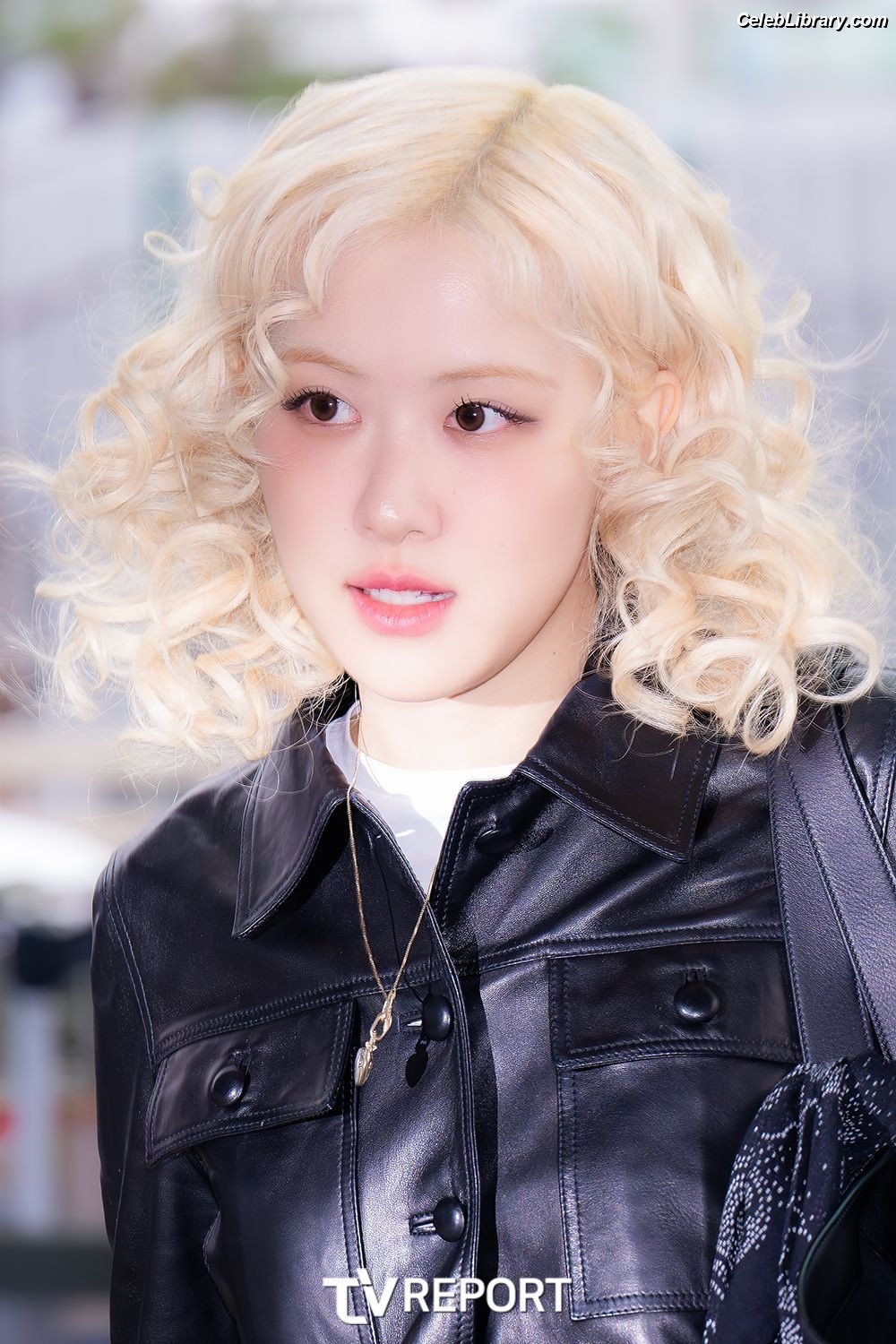 Rosé (BLACKPINK) photo 3 of 4338