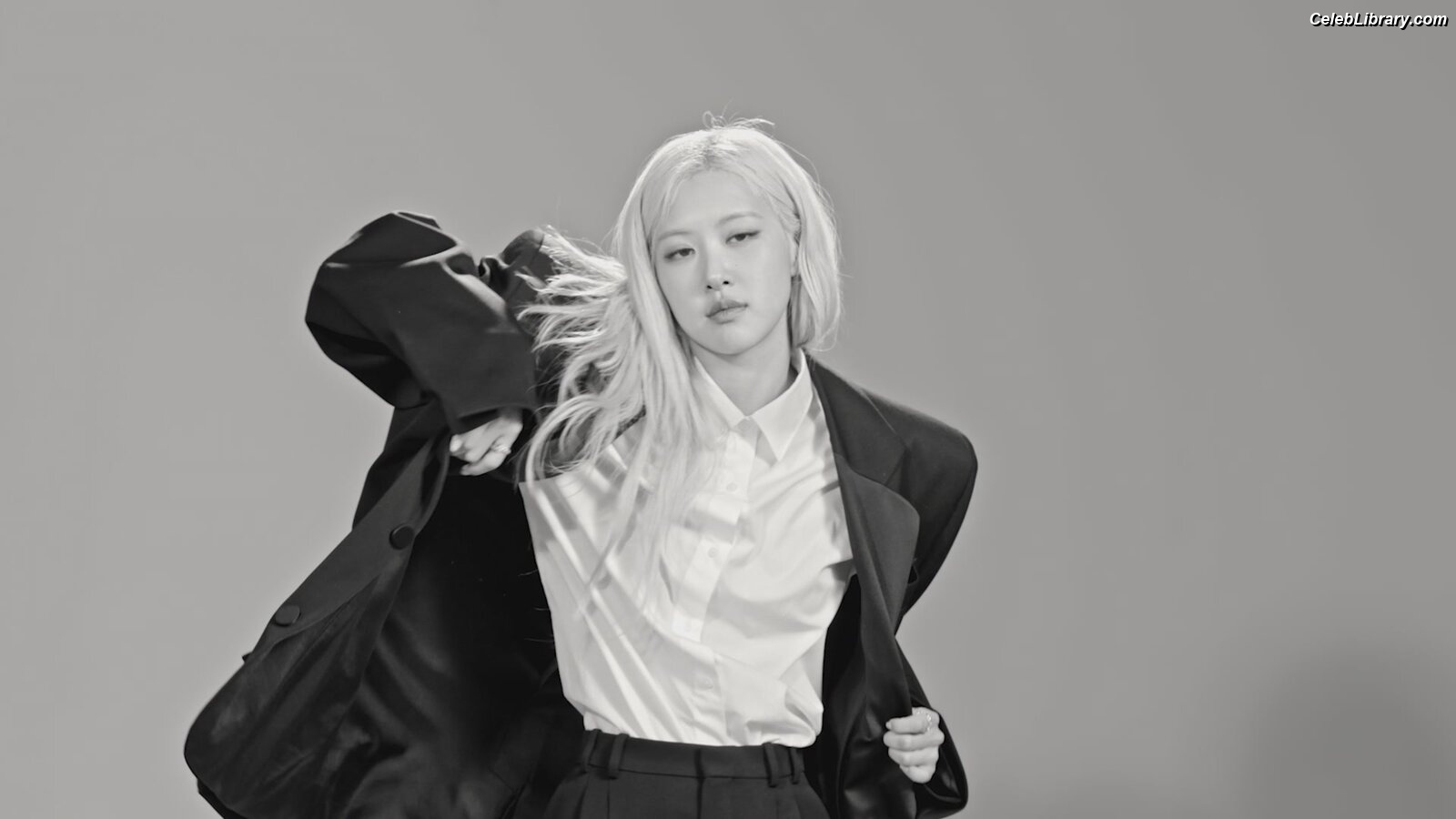 Rosé (BLACKPINK) photo 17 of 4338