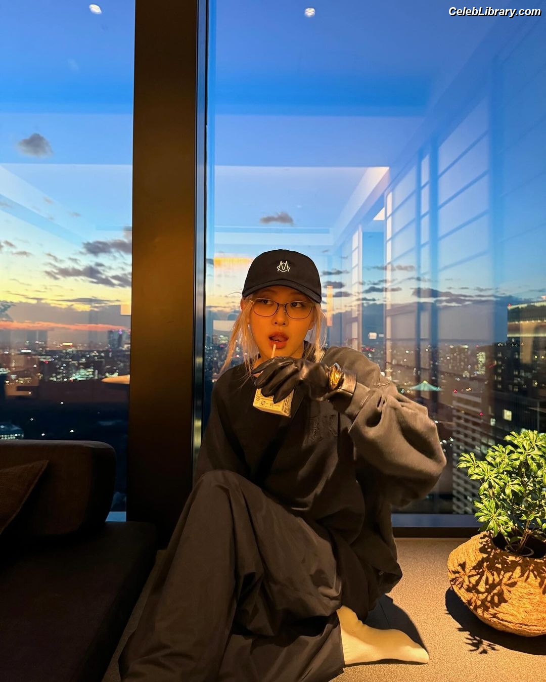 Rosé (BLACKPINK) photo 18 of 4338