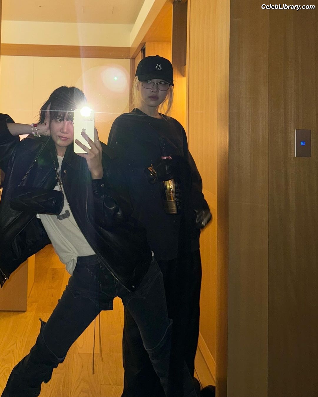 Rosé (BLACKPINK) photo 1 of 4338